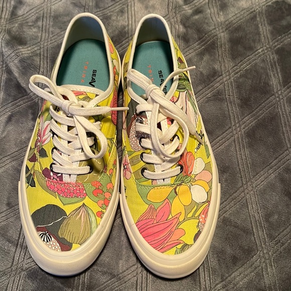 Trina Turk for JCrew - SeAVees - Sneakers Sz. 9; EUC - Picture 1 of 5